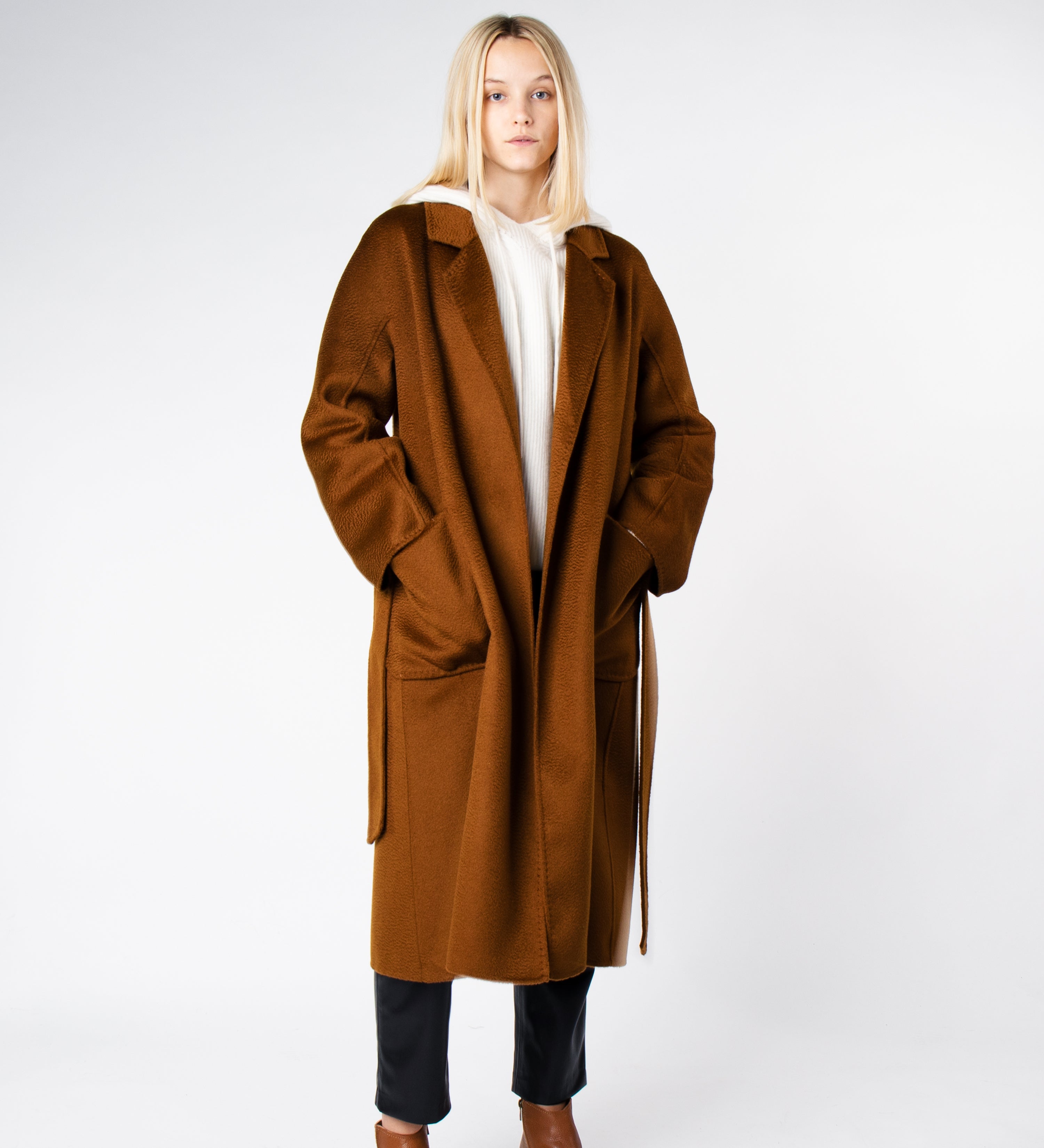2021-10-01-model-coat-long2-